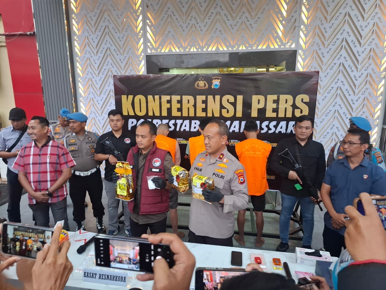 Polrestabes Makassar Berhasil Mengungkap Peredaran Narkoba Jenis Sabu Seberat 3 Kilogram. Foto (Ist).