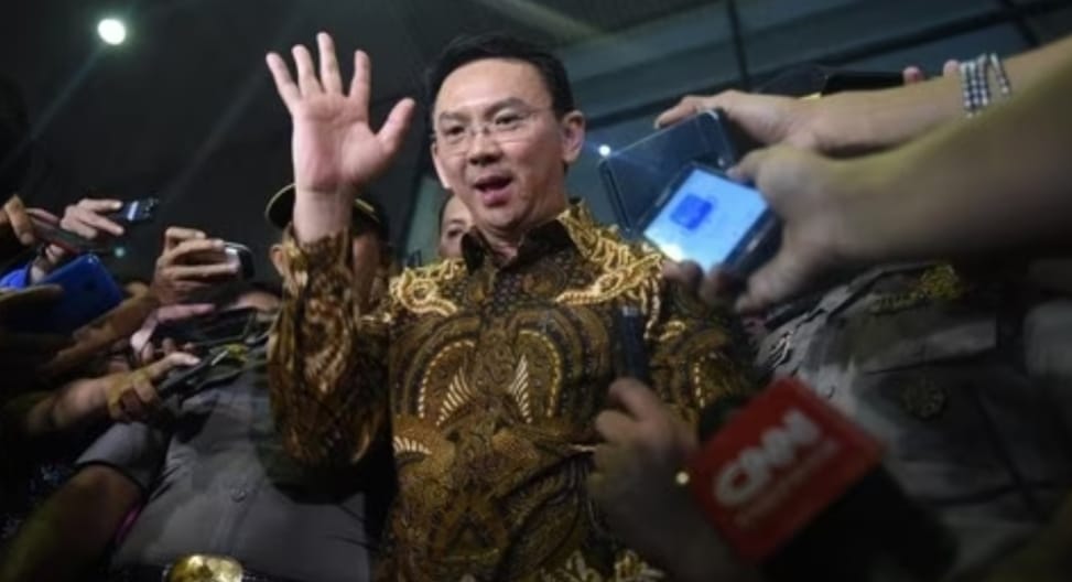 Basuki Tjahaja Purnama alias Ahok mendatangi Gedung Merah Putih KPK, Jakarta Selatan, pada Kamis (9/1). Foto (Antara).