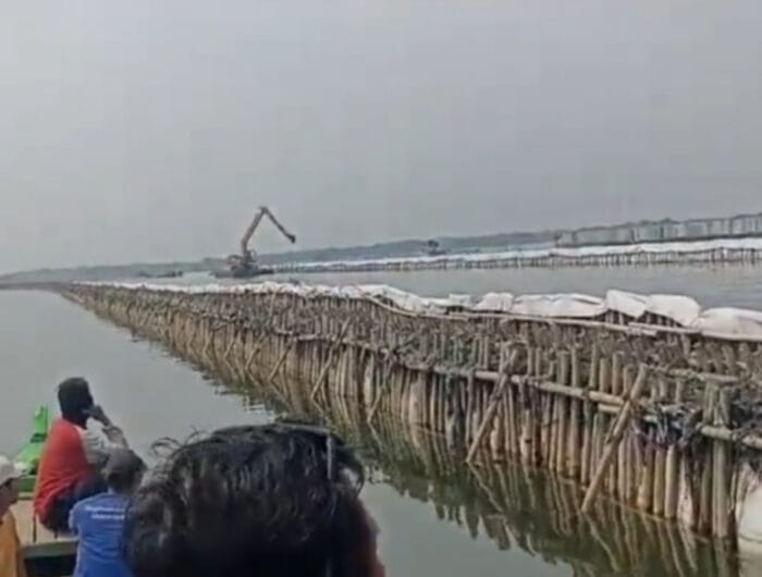 Pagar Laut di Bekasi buat heboh setelah sebelumnya muncul pagar laut di Tanggerang (FOTO: x.com/@Jumianto_RK)