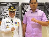 Bupati Gowa, Husniah Talenrang bersama Kordinator Relawan Kabupaten Paslon Hati Damai, Rohandi. Foto (Ist)