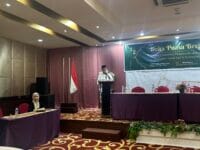 Kerukunan Keluarga Pendidikan Teknik Sipil dan Perencanaan Universitas Negeri Makassar (UNM) menggelar buka puasa bersama di Hotel Remcy, Jalan Boulevard, Kecamatan Panakkukang, Kota Makassar, Sabtu (22/3/2025).