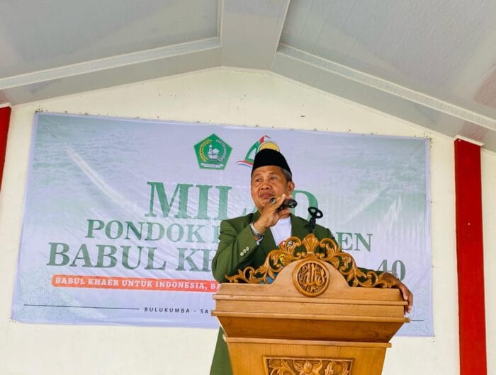 Pondok Pesantren Babul Khaer. Di milad ke-40 ini, KH Mustary Randa, sang pimpinan pondok, menghadirkan kembali memori tentang perjalanan panjang yang penuh cinta, perjuangan, dan harapan.