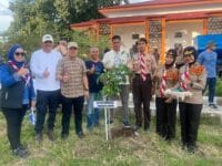 Wakil Ketua DPRD Gowa, Taufik Surullah Gaungkan Aksi Hijau di Hari Bumi, Tanam Pohon Bareng Bupati Gowa