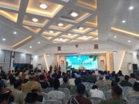 Semangat kebersamaan dan optimisme terpancar dari Baruga Tinggimae, Rumah Jabatan Bupati Gowa, Selasa malam (22/4), saat Bupati Gowa, Husniah Talenrang, hadir dalam acara pengukuhan kepengurusan Pimpinan Daerah Pemuda Muhammadiyah Kabupaten Gowa periode 2024–2028.