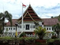 Sejumlah pejabat eselon II di Pemkab Enrekang ramai-ramai mundur.