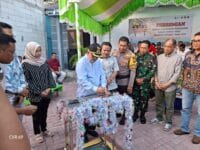 Wakil Bupati Bantaeng H Sahabuddin saat meresmikan bangunan di Borkal, Kabupaten Bantaeng.