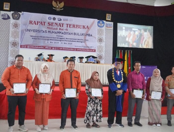 Universitas Muhammadiyah Bulukumba memberkan penghargaan kepada pihak eksternal dan internal kampus.