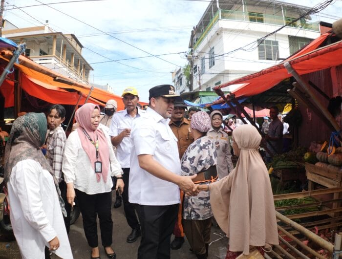 Jelang Idul Adha, Wali Kota Makassar Sidak Pasar Terong