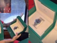 Jam tangan rolex pemberian presiden RI, Prabowo Subianto kepada Timnas Indonesia.