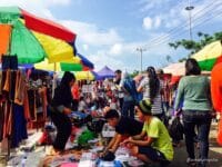 Pasar kkaget di kawasan pantai losari, Makassar