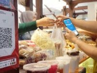 ilustrasi: Pembayaran non-tunai di pasar tradisional