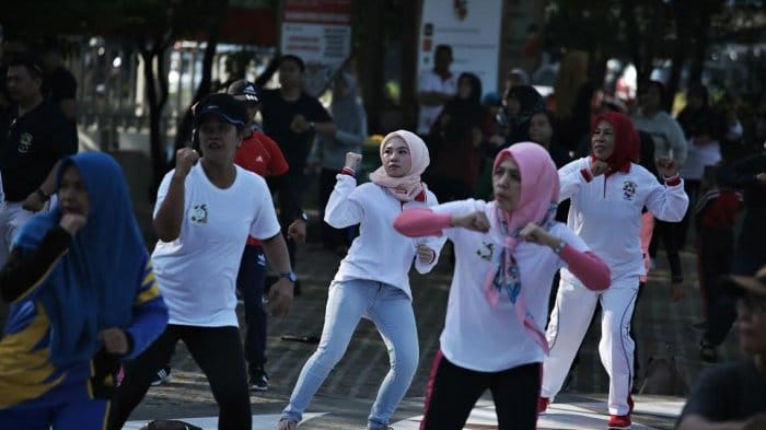Aktivitas senam di taman pakui sayang di Jl AP Pettarani