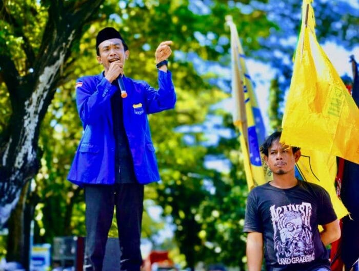 Ketua PMII Bantaeng, Risal mengkiritk apa yang dilakukan Bupati Bantaeng di program 100 hari kerjanya.
