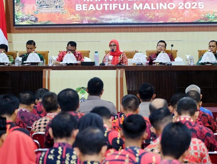 Bupati Gowa, Sitti Husniah Talenrang saat memimpin rapat Pemantapan Beautiful Malino, di Baruga Karaeng Galesong.
