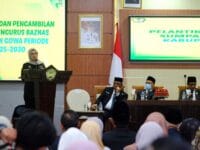 ZAKAT. Bupati Gowa, Husniah Talenrang saat melantik Ketua dan Pengurus Baznas Kabupaten Gowa Periode 2025-2030 di Baruga Karaeng Galesong, Kantor Bupati Gowa, Senin (30/6).