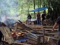 Aparat kepolisian memusnahkan kandang dan arena judi sabung ayam di Pangkep.