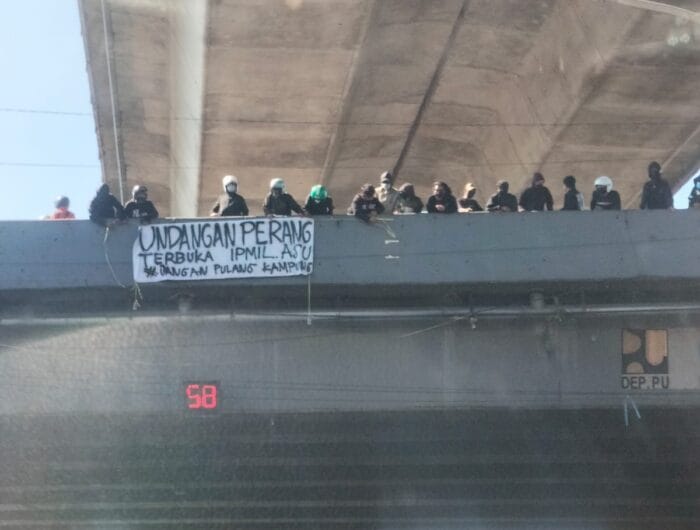 Undangan perang terbuka yang dipajang di Flyover oleh OTK mendapat respons dari ketua PB IPMIL Raya.