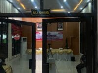 KERAMAT. Situasi di kantor kejaksaan negeri Bantaeng, Selasa, 15 Juli 2025. Kejaksaan sedang mempersiapkan keterangan pers. Biasanya, ada tersangka baru yang ditetapkan di setiap hari selasa.