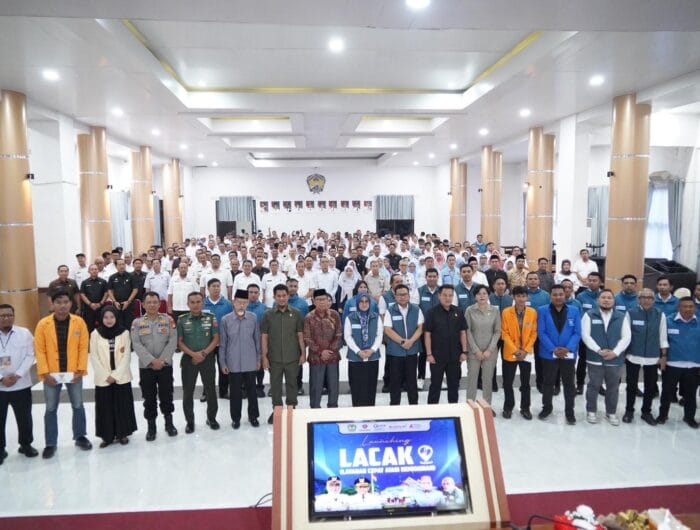 LACAK. Pemerintah Kabupaten Gowa mengukuhkan tim Layanan Cepat Atasi Kemiskinan atau LACAK untuk mengatasi kemiskinan di Gowa.