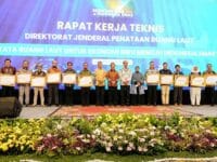 Gubernur Sulsel Andi Sudirman