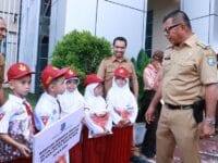 Pemerintah Kabupaten Bulukumba menyediakan fasilitas untuk anak-anak putus sekolah di daerah itu agar mereka bisa kembali bersekolah.