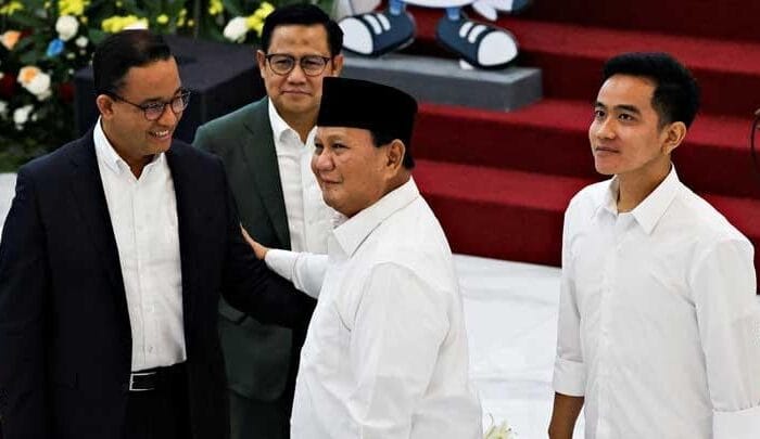 Presiden RI, Prabowo Subianto saat bersama dengan Anies Baswedan.