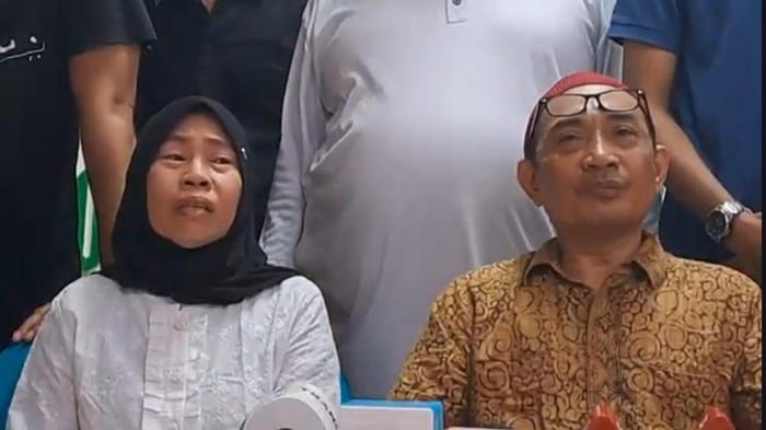 kedua orang tua Affan Kurniawan yang merupakan driver Ojol yang tewas setelah dilindas Rantis Brimob.