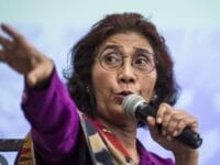 “Saya Terluka!” — Susi Pudjiastuti Walk Out Protes Izin Keramba Jaring Apung di Pangandaran