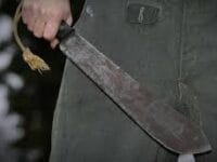 Ilustrasi: Pencuri bersenjata tajam