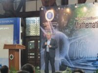 Peraih Nobel Fisika 2011, Brian Schmidt