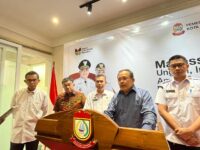 BUKA LOWONGAN. Tim seleksi jajaran direksi BUMD saat menjelaskan proses seleksi lima BUMD di Makassar, Rabu, 13 Agustus 2025.