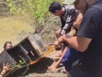 barang bukti brankas mesin ATM yang berhasil dibobol para penjarah di sela unjuk rasa yang berujung kerusuhan di Makassar.