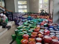 RAMAI. Bakul maulid Jeneponto mulai terkumpul. Maulid Akbar tahun ini, Jeneponto akan membagikan 16 ribu bakul maulid untuk masyarakatnya.