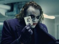 KUTIPAN. "Why so serious?" keluar di adegan ketika Joker ngasih kuliah ke musuhnya tentang betapa absurdnya hidup.