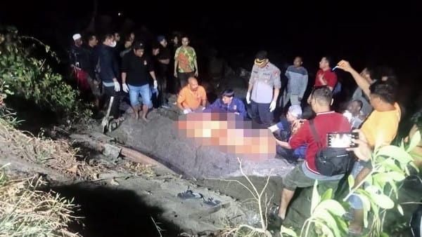 Jasad Maria Matilde Muñoz saat ditemukan di tepi pantai Sengigi, Lombok