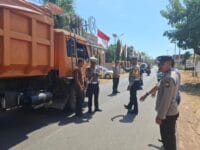 Kendaraan truk di Maros