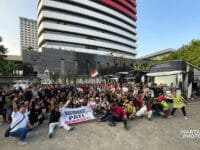 Warga Pati usai melakukan aksi unjuk rasa di gedung KPK.