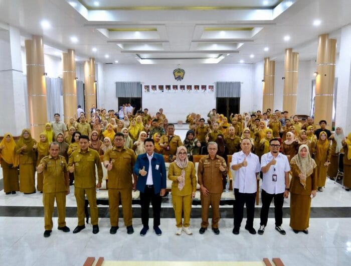 Bupati Gowa, Sitti Husniah Talenrang saat membuka Pelatihan Government Transformation Academy Kementerian Komunikasi dan Digital RI Bekerjasama dengan Pemerintah Kabupaten Gowa di Baruga Karaeng Galesong, Kantor Bupati Gowa, Senin (29/9).