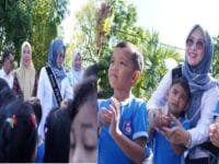 CUCI TANGAN. Bupati Gowa, Sitti Husniah Talenrang saat menghadiri kegiatan peringatan Hari Cuci Tangan Sedunia tingkat Kabupaten Gowa di TK Negeri Bunga Melati, Rabu (15/10)