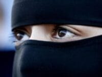 Ilustrasi: cadar dan jilbab