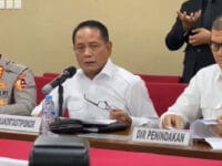 Polisi menetapkan Halim Kalla sebagai tersangka kasus korupsi pembangunan PLTU I Kalbar.