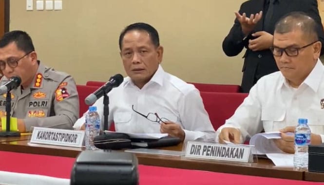 Polisi menetapkan Halim Kalla sebagai tersangka kasus korupsi pembangunan PLTU I Kalbar.