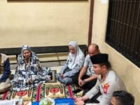 Sepasang kekasih Achmad Hanafi dan Dewi melangsungkan pernikahan di sel tahanan Polres Gowa.