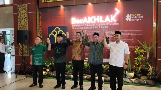 Dua kubu PPP akhirnya berdamai dan menyusun kepengurusan baru. Mereka sepakat memilih Maradiono sebagai ketua umum.