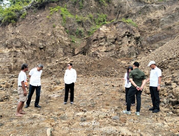 LIHAT-LIHAT. Pemerintah Kabupaten Barru memantau lokasi tambang galian C di daerah itu.