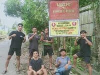 Warga Desa Leoran, Kabupaten Enrekang menyatakan penolakan terhadap keberadaan tambang emas di wilayah itu.