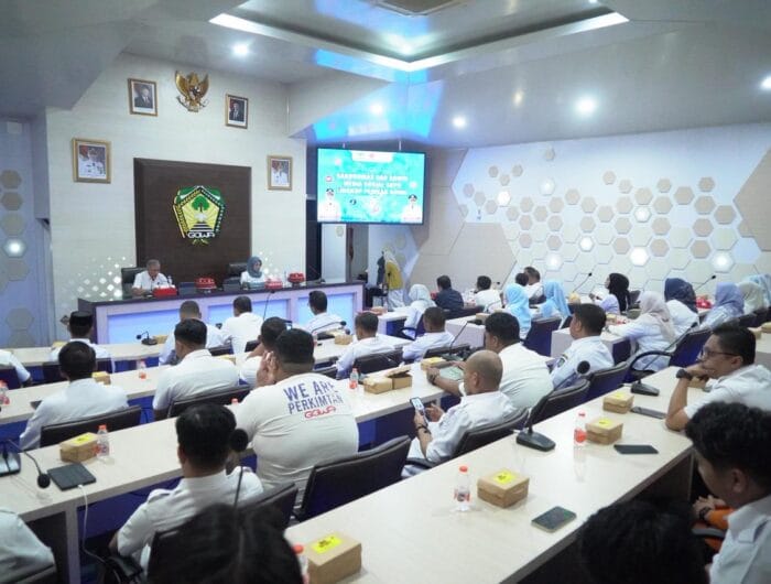 Bupati Gowa, Sitti Husniah Talenrang saat membuka Pertemuan Bakohumas dan Admin Media Sosial Lingkup Pemerintah Kabupaten Gowa Tahun 2025 di Baruga Karaeng Pattingalloang, Kantor Bupati Gowa, Rabu (15/10).