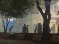 PECAH. Perang kelompok di Jalan veteran Makassar kembali pecah, Selasa, 21 Oktober 2025.