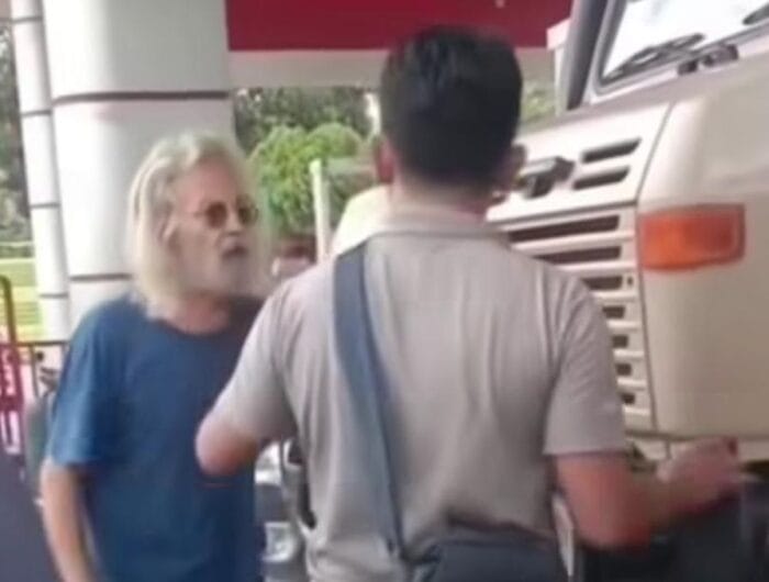 MENGAMUK. Bule Jerman mengamuk di SPBU Bone. Videonya kini viral.