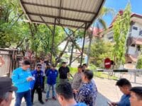 DEMO. KSPSI Maros melakukan aksi unjuk rasa di BPKP Sulsel terkait dengan dugaan korupsi jasa tenaga kerja di Kereta Api Sulsel.